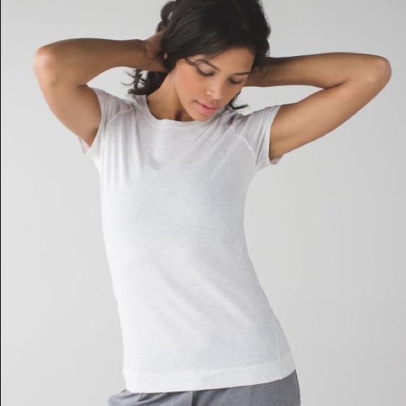 lululemon athletica Tops - 🌺50% OFF🌺 Lululemon Let Be Short Sleeve T-shirt
